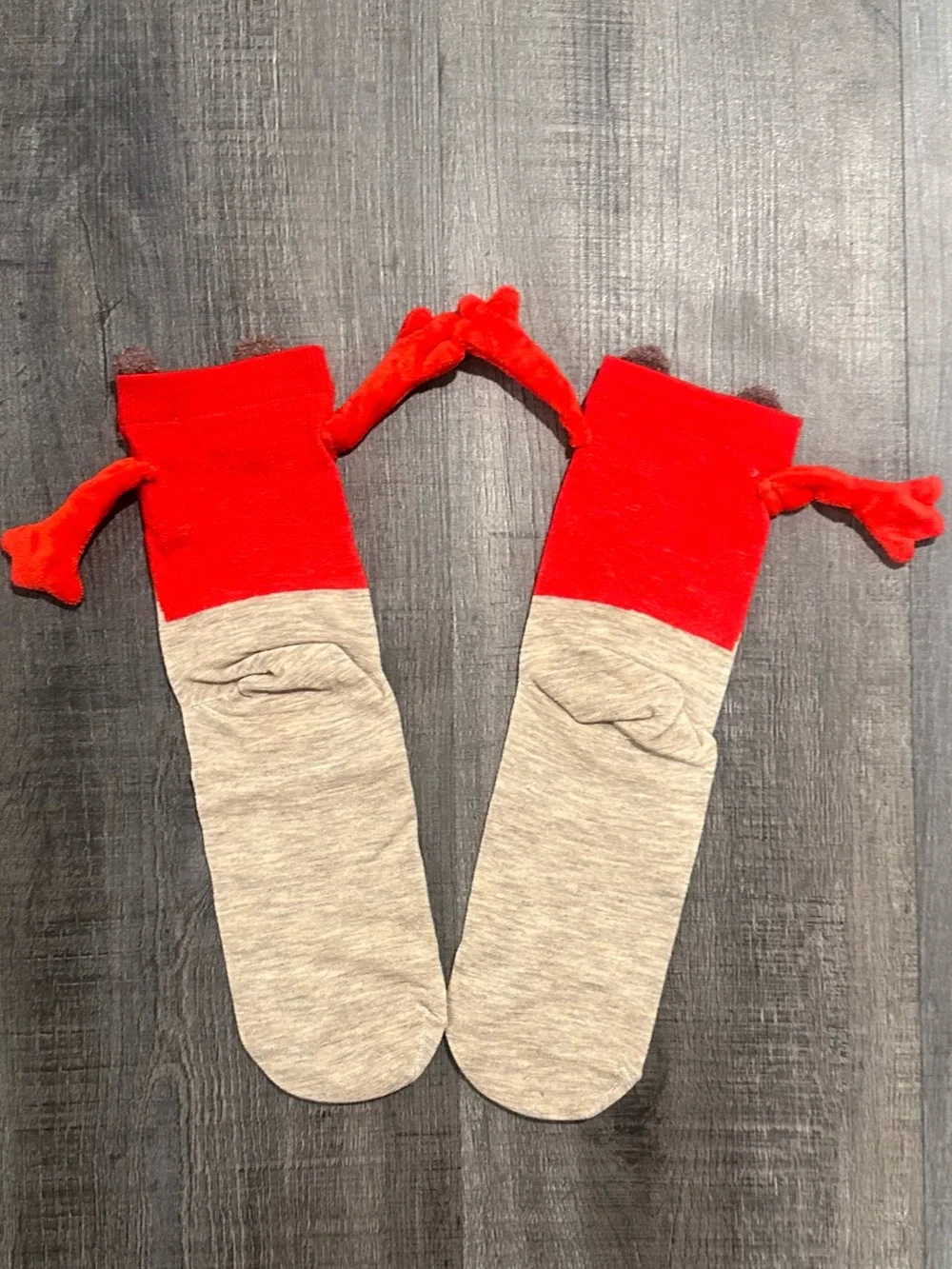💞 New Cute Adult Reindeer Christmas Holiday Novelty Socks with Hands